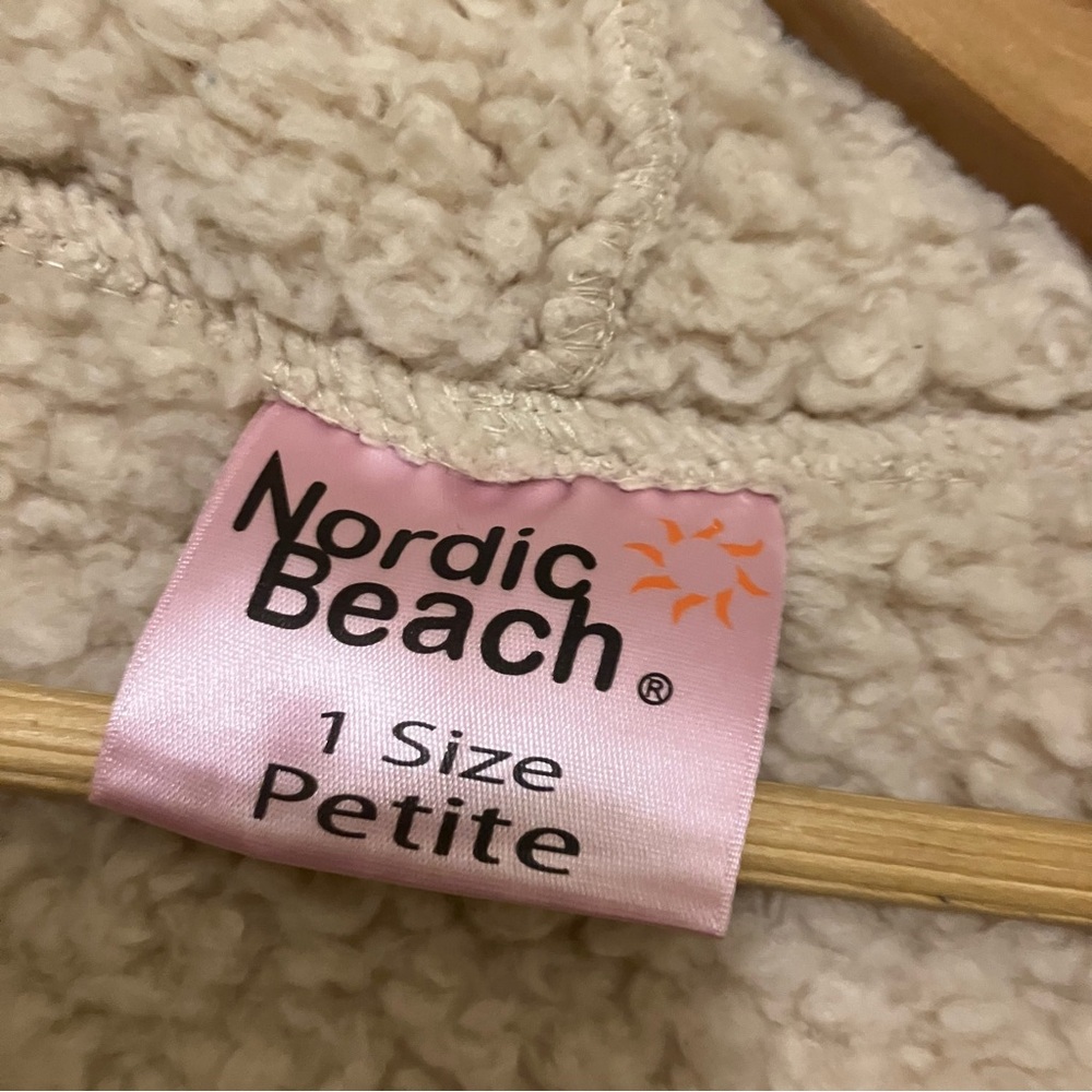 Nordic Beach Fluffy Jacket Hoodie Pockets! - Picture 3 of 6